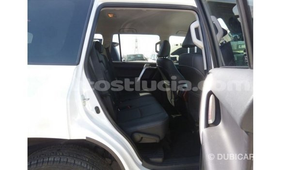 Acheter Import Voiture Toyota Prado Blanc à Import - Dubai, Anse-la-Raye Acheter Import Voiture Toyota Prado Blanc à Import - Dubai, Anse-la-Raye