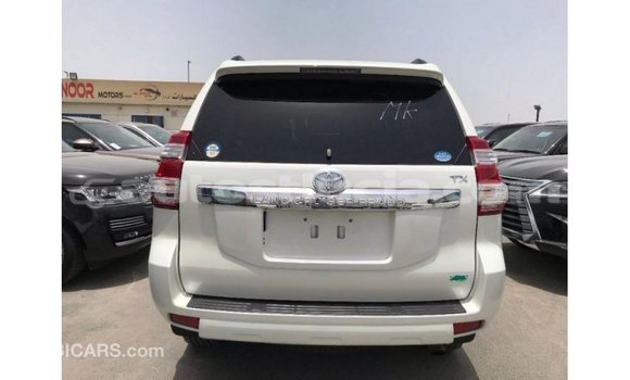 Acheter Import Voiture Toyota Prado Blanc à Import - Dubai, Anse-la-Raye Acheter Import Voiture Toyota Prado Blanc à Import - Dubai, Anse-la-Raye