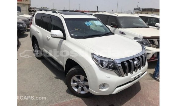 Acheter Import Voiture Toyota Prado Blanc à Import - Dubai, Anse-la-Raye Acheter Import Voiture Toyota Prado Blanc à Import - Dubai, Anse-la-Raye