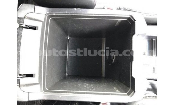 Acheter Import Voiture Toyota Prado Blanc à Import - Dubai, Anse-la-Raye Acheter Import Voiture Toyota Prado Blanc à Import - Dubai, Anse-la-Raye