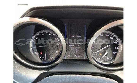 Acheter Import Voiture Toyota Prado Blanc à Import - Dubai, Anse-la-Raye Acheter Import Voiture Toyota Prado Blanc à Import - Dubai, Anse-la-Raye