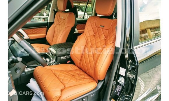 Acheter Import Voiture Toyota Land Cruiser Noir à Import - Dubai, Anse-la-Raye Acheter Import Voiture Toyota Land Cruiser Noir à Import - Dubai, Anse-la-Raye
