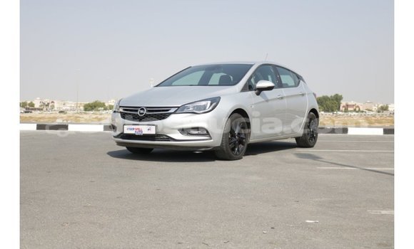 Acheter Import Voiture Opel Astra Blanc à Import - Dubai, Anse-la-Raye