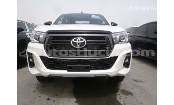 Acheter Import Voiture Toyota Hilux Blanc à Import - Dubai, Anse-la-Raye Acheter Import Voiture Toyota Hilux Blanc à Import - Dubai, Anse-la-Raye