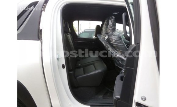 Acheter Import Voiture Toyota Hilux Blanc à Import - Dubai, Anse-la-Raye Acheter Import Voiture Toyota Hilux Blanc à Import - Dubai, Anse-la-Raye