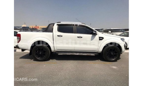 Acheter Import Voiture Ford Ranger Blanc à Import - Dubai, Anse-la-Raye Acheter Import Voiture Ford Ranger Blanc à Import - Dubai, Anse-la-Raye
