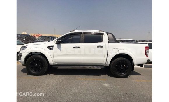 Acheter Import Voiture Ford Ranger Blanc à Import - Dubai, Anse-la-Raye Acheter Import Voiture Ford Ranger Blanc à Import - Dubai, Anse-la-Raye