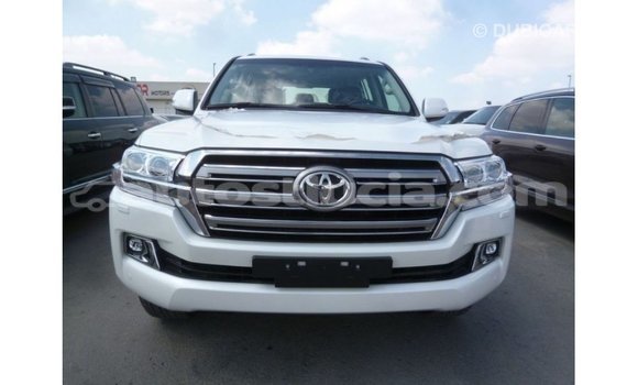 Acheter Import Voiture Toyota Land Cruiser Blanc à Import - Dubai, Anse-la-Raye Acheter Import Voiture Toyota Land Cruiser Blanc à Import - Dubai, Anse-la-Raye