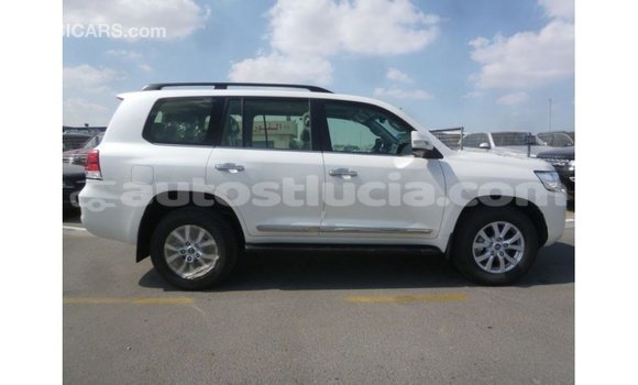 Acheter Import Voiture Toyota Land Cruiser Blanc à Import - Dubai, Anse-la-Raye Acheter Import Voiture Toyota Land Cruiser Blanc à Import - Dubai, Anse-la-Raye