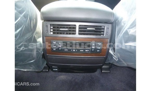 Acheter Import Voiture Toyota Land Cruiser Blanc à Import - Dubai, Anse-la-Raye Acheter Import Voiture Toyota Land Cruiser Blanc à Import - Dubai, Anse-la-Raye