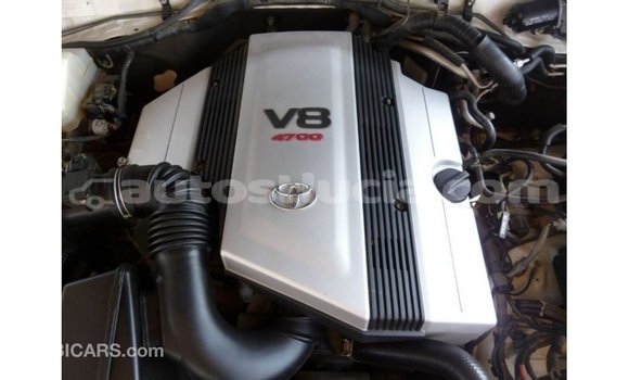 Buy Import Toyota Land Cruiser White Car in Import - Dubai in Anse-la-Raye Buy Import Toyota Land Cruiser White Car in Import - Dubai in Anse-la-Raye