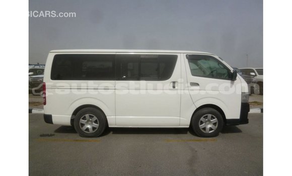 Acheter Import Voiture Toyota Hiace Blanc à Import - Dubai, Anse-la-Raye Acheter Import Voiture Toyota Hiace Blanc à Import - Dubai, Anse-la-Raye