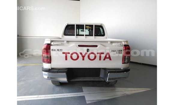 Buy Import Toyota Hilux White Car in Import - Dubai in Anse-la-Raye Buy Import Toyota Hilux White Car in Import - Dubai in Anse-la-Raye