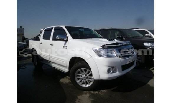 Buy Import Toyota Hilux White Car in Import - Dubai in Anse-la-Raye Buy Import Toyota Hilux White Car in Import - Dubai in Anse-la-Raye