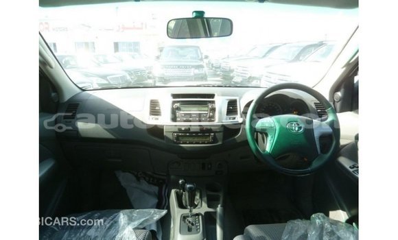 Buy Import Toyota Hilux White Car in Import - Dubai in Anse-la-Raye Buy Import Toyota Hilux White Car in Import - Dubai in Anse-la-Raye
