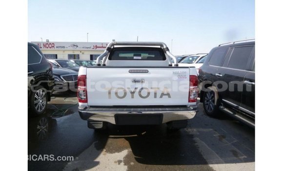 Buy Import Toyota Hilux White Car in Import - Dubai in Anse-la-Raye Buy Import Toyota Hilux White Car in Import - Dubai in Anse-la-Raye