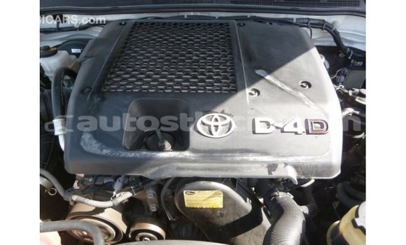 Buy Import Toyota Hilux White Car in Import - Dubai in Anse-la-Raye Buy Import Toyota Hilux White Car in Import - Dubai in Anse-la-Raye