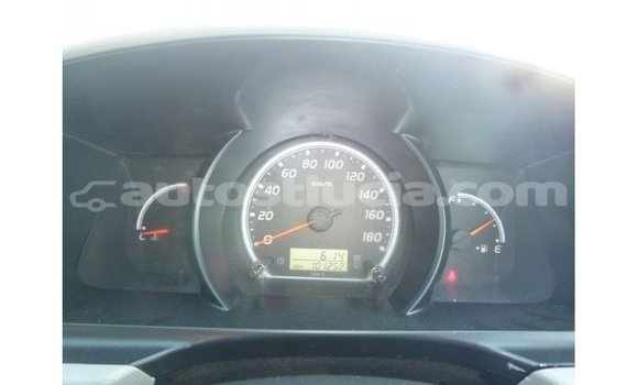 Buy Import Toyota Hiace White Car in Import - Dubai in Anse-la-Raye Buy Import Toyota Hiace White Car in Import - Dubai in Anse-la-Raye