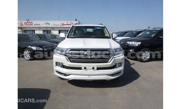 Buy Import Toyota Land Cruiser White Car in Import - Dubai in Anse-la-Raye Buy Import Toyota Land Cruiser White Car in Import - Dubai in Anse-la-Raye