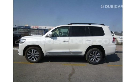 Buy Import Toyota Land Cruiser White Car in Import - Dubai in Anse-la-Raye Buy Import Toyota Land Cruiser White Car in Import - Dubai in Anse-la-Raye