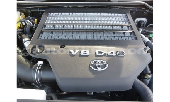 Buy Import Toyota Land Cruiser White Car in Import - Dubai in Anse-la-Raye Buy Import Toyota Land Cruiser White Car in Import - Dubai in Anse-la-Raye