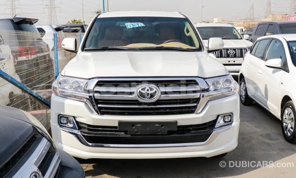 Acheter Import Voiture Toyota Land Cruiser Blanc à Import - Dubai, Anse-la-Raye Acheter Import Voiture Toyota Land Cruiser Blanc à Import - Dubai, Anse-la-Raye