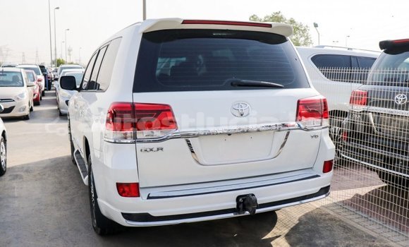 Acheter Import Voiture Toyota Land Cruiser Blanc à Import - Dubai, Anse-la-Raye Acheter Import Voiture Toyota Land Cruiser Blanc à Import - Dubai, Anse-la-Raye
