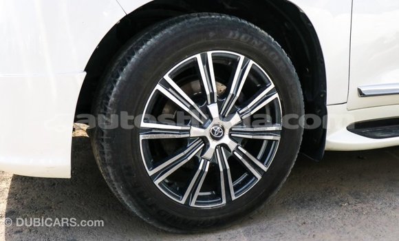 Acheter Import Voiture Toyota Land Cruiser Blanc à Import - Dubai, Anse-la-Raye Acheter Import Voiture Toyota Land Cruiser Blanc à Import - Dubai, Anse-la-Raye