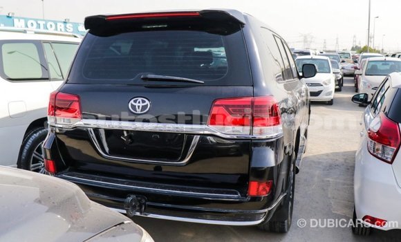 Acheter Import Voiture Toyota Land Cruiser Noir à Import - Dubai, Anse-la-Raye Acheter Import Voiture Toyota Land Cruiser Noir à Import - Dubai, Anse-la-Raye