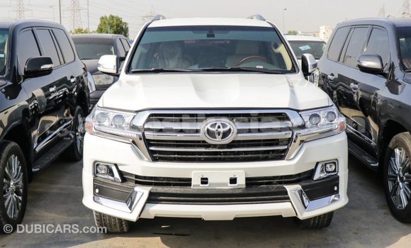 Acheter Import Voiture Toyota Land Cruiser Blanc à Import - Dubai, Anse-la-Raye Acheter Import Voiture Toyota Land Cruiser Blanc à Import - Dubai, Anse-la-Raye