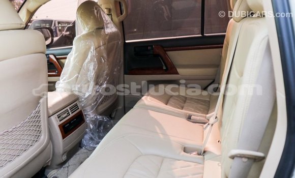 Acheter Import Voiture Toyota Land Cruiser Blanc à Import - Dubai, Anse-la-Raye Acheter Import Voiture Toyota Land Cruiser Blanc à Import - Dubai, Anse-la-Raye