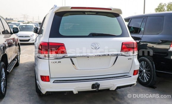 Acheter Import Voiture Toyota Land Cruiser Blanc à Import - Dubai, Anse-la-Raye Acheter Import Voiture Toyota Land Cruiser Blanc à Import - Dubai, Anse-la-Raye
