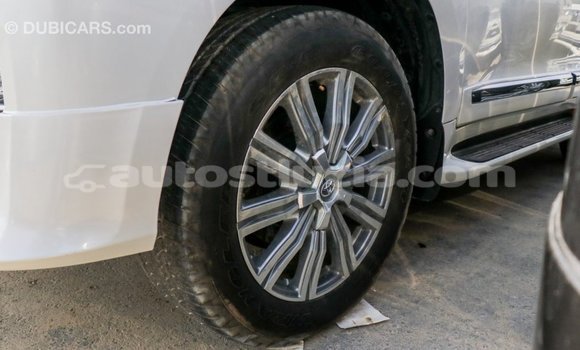 Acheter Import Voiture Toyota Land Cruiser Blanc à Import - Dubai, Anse-la-Raye Acheter Import Voiture Toyota Land Cruiser Blanc à Import - Dubai, Anse-la-Raye