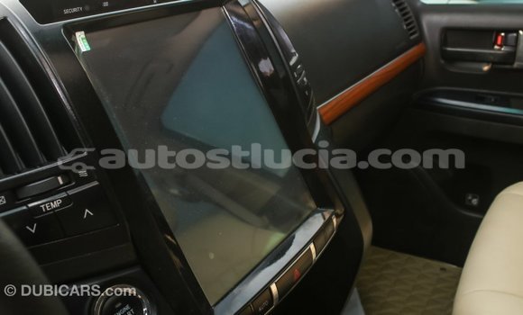 Acheter Import Voiture Toyota Land Cruiser Blanc à Import - Dubai, Anse-la-Raye Acheter Import Voiture Toyota Land Cruiser Blanc à Import - Dubai, Anse-la-Raye