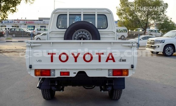 Buy Import Toyota Land Cruiser White Car in Import - Dubai in Anse-la-Raye Buy Import Toyota Land Cruiser White Car in Import - Dubai in Anse-la-Raye