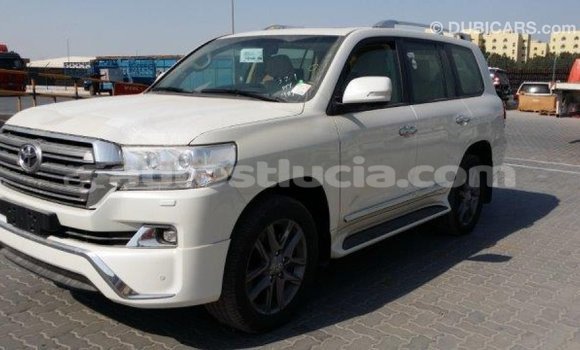 Acheter Import Voiture Toyota Land Cruiser Blanc à Import - Dubai, Anse-la-Raye Acheter Import Voiture Toyota Land Cruiser Blanc à Import - Dubai, Anse-la-Raye