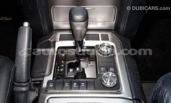 Acheter Import Voiture Toyota Land Cruiser Blanc à Import - Dubai, Anse-la-Raye Acheter Import Voiture Toyota Land Cruiser Blanc à Import - Dubai, Anse-la-Raye