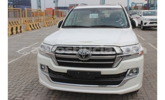 Acheter Import Voiture Toyota Land Cruiser Blanc à Import - Dubai, Anse-la-Raye Acheter Import Voiture Toyota Land Cruiser Blanc à Import - Dubai, Anse-la-Raye