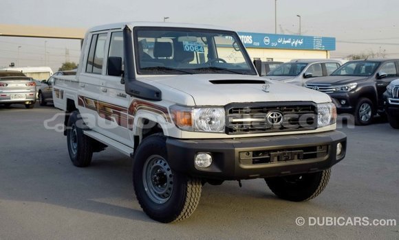 Buy Import Toyota Land Cruiser White Car in Import - Dubai in Anse-la-Raye Buy Import Toyota Land Cruiser White Car in Import - Dubai in Anse-la-Raye