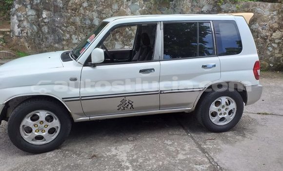 Buy Used Mitsubishi Pajero White Car in Castries in Castries