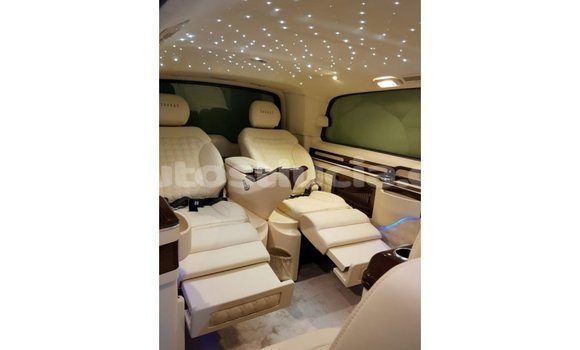 Buy Import Mercedes-Benz 250 Black Car in Import - Dubai in Anse-la-Raye Buy Import Mercedes-Benz 250 Black Car in Import - Dubai in Anse-la-Raye