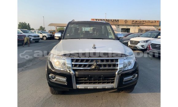 Acheter Import Voiture Mitsubishi Pajero Noir à Import - Dubai, Anse-la-Raye Acheter Import Voiture Mitsubishi Pajero Noir à Import - Dubai, Anse-la-Raye