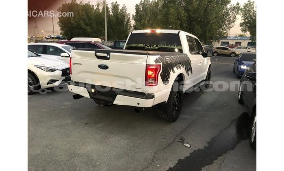 Acheter Import Voiture Ford V8 Blanc à Import - Dubai, Anse-la-Raye Acheter Import Voiture Ford V8 Blanc à Import - Dubai, Anse-la-Raye