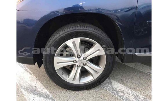 Buy Import Toyota Highlander Blue Car in Import - Dubai in Anse-la-Raye Buy Import Toyota Highlander Blue Car in Import - Dubai in Anse-la-Raye