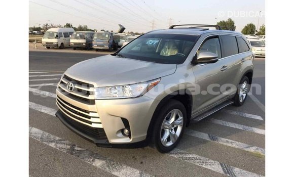 Buy Import Toyota Highlander Beige Car in Import - Dubai in Anse-la-Raye Buy Import Toyota Highlander Beige Car in Import - Dubai in Anse-la-Raye