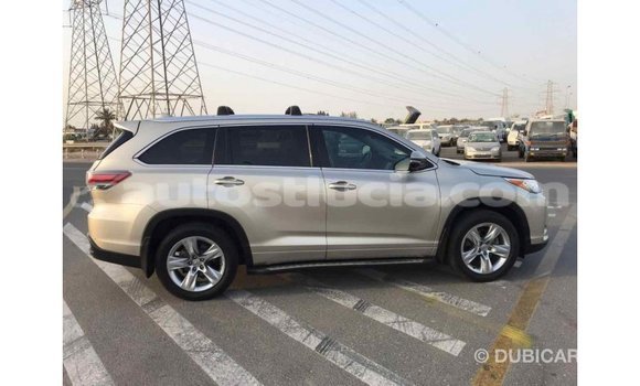 Buy Import Toyota Highlander Beige Car in Import - Dubai in Anse-la-Raye Buy Import Toyota Highlander Beige Car in Import - Dubai in Anse-la-Raye