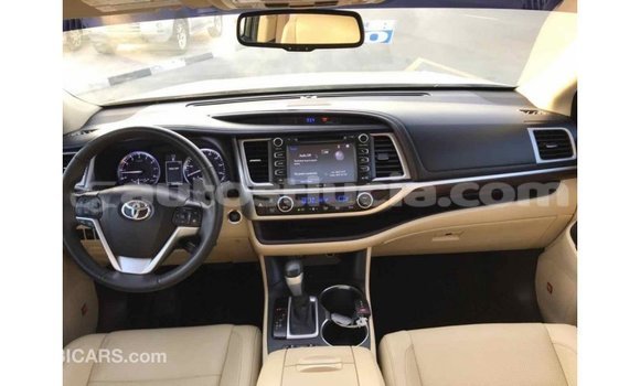 Buy Import Toyota Highlander Beige Car in Import - Dubai in Anse-la-Raye Buy Import Toyota Highlander Beige Car in Import - Dubai in Anse-la-Raye