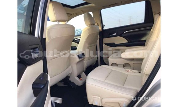Buy Import Toyota Highlander Beige Car in Import - Dubai in Anse-la-Raye Buy Import Toyota Highlander Beige Car in Import - Dubai in Anse-la-Raye