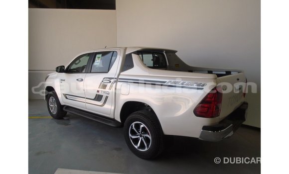 Buy Import Toyota Hilux White Car in Import - Dubai in Anse-la-Raye Buy Import Toyota Hilux White Car in Import - Dubai in Anse-la-Raye