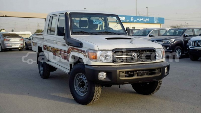 Big with watermark toyota land cruiser anse la raye import dubai 1199